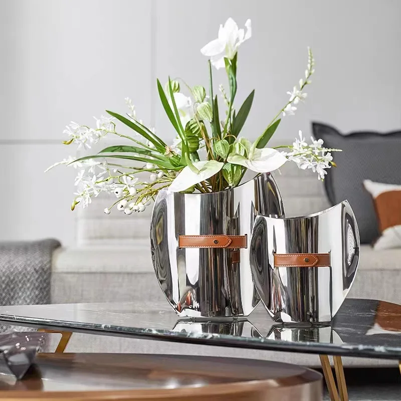 Ice Bucket Silver - Gebogen roestvrijstalen vaas, woondecoratie, metalen lederen